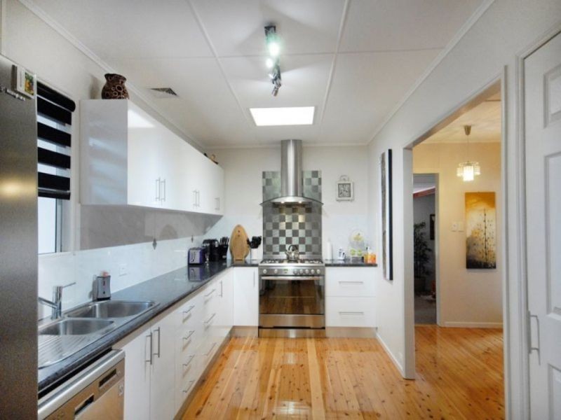 145 Alderley Street, Centenary Heights QLD 4350