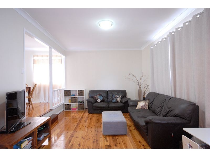 17 Martini Street, Mount Lofty QLD 4350