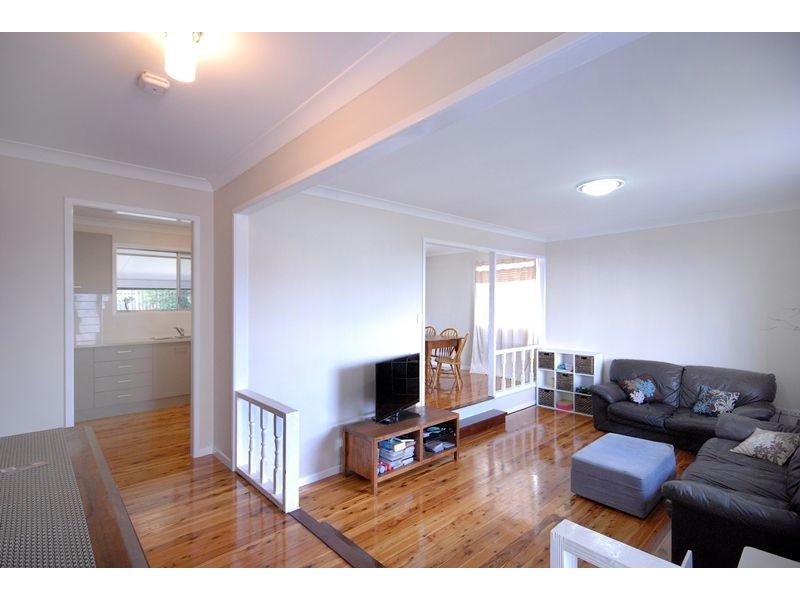 17 Martini Street, Mount Lofty QLD 4350