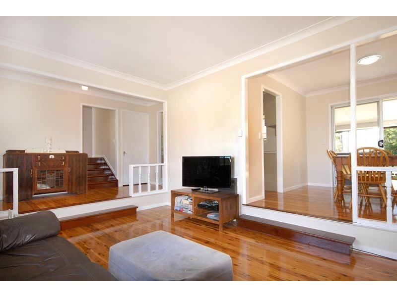17 Martini Street, Mount Lofty QLD 4350