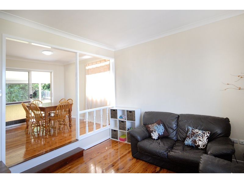 17 Martini Street, Mount Lofty QLD 4350