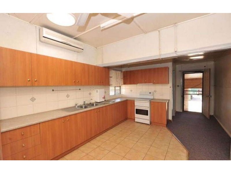 595 South Street, Glenvale QLD 4350