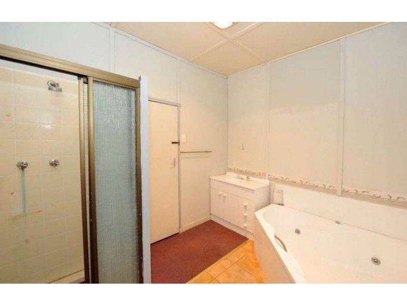 595 South Street, Glenvale QLD 4350