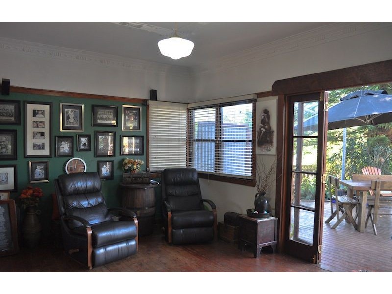 228 Bridge Street, Newtown QLD 4350