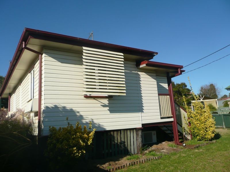 174 Ruthven Street, North Toowoomba QLD 4350