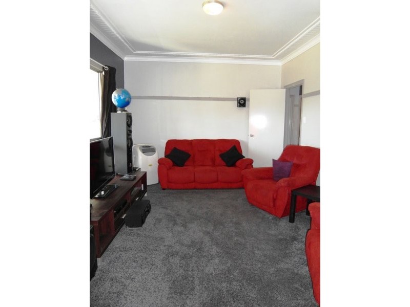 27 Blackdown Street, Harristown QLD 4350
