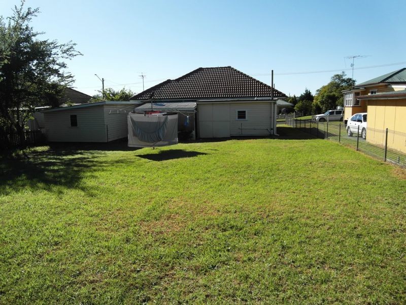 27 Blackdown Street, Harristown QLD 4350
