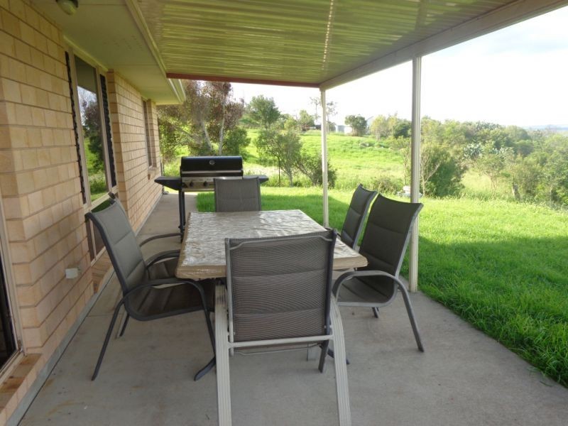 15 Glen Court, Glencoe QLD 4352