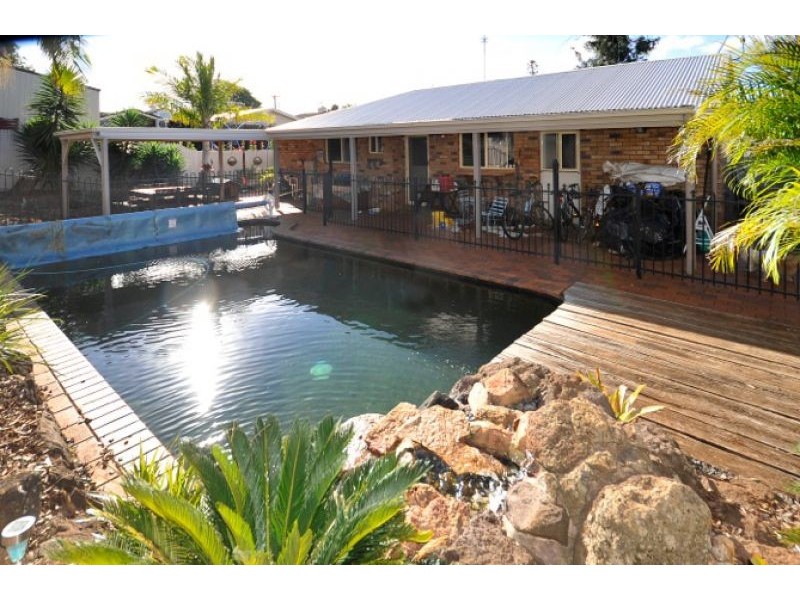 2/166 Alderley Street, Centenary Heights QLD 4350