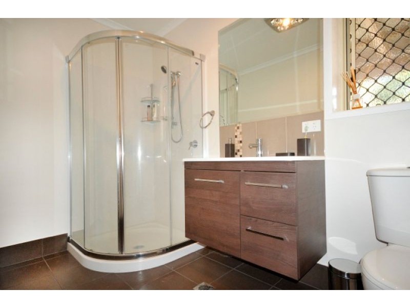 2/166 Alderley Street, Centenary Heights QLD 4350