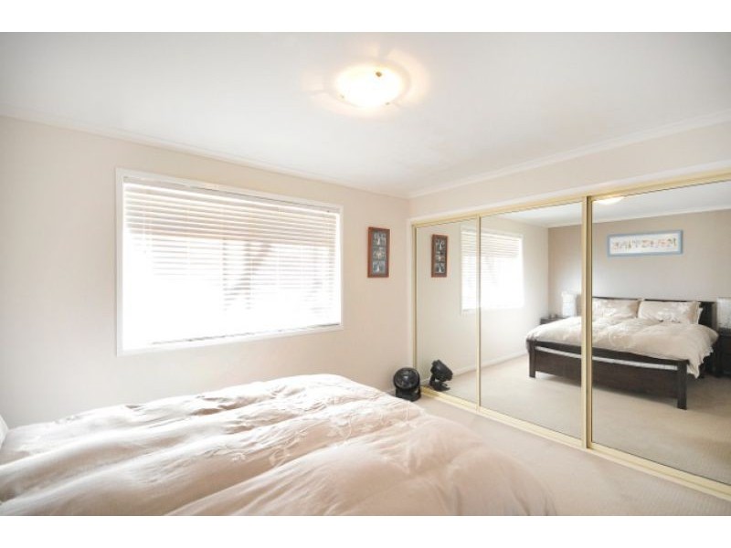 2/166 Alderley Street, Centenary Heights QLD 4350