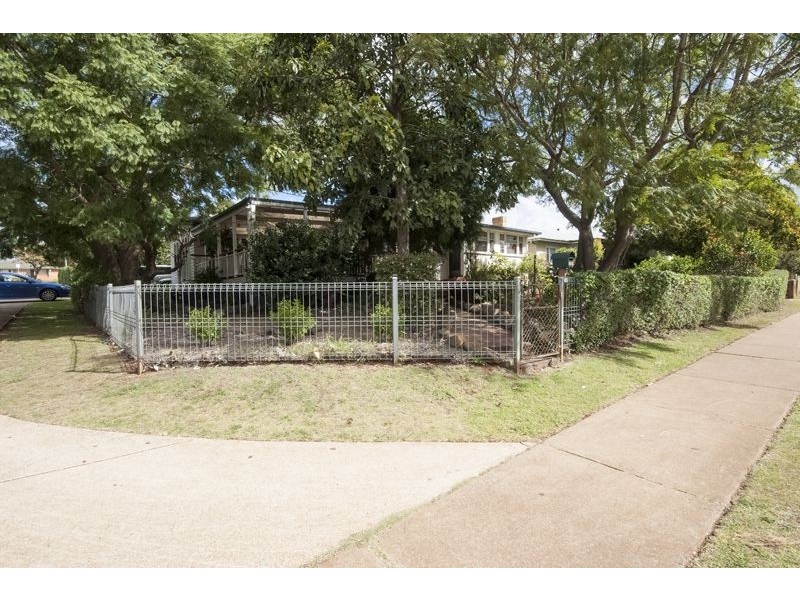 132 South Street, Centenary Heights QLD 4350