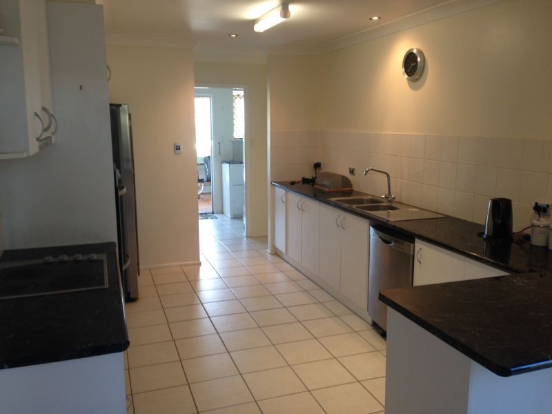 1 Mottram Court, Wilsonton QLD 4350