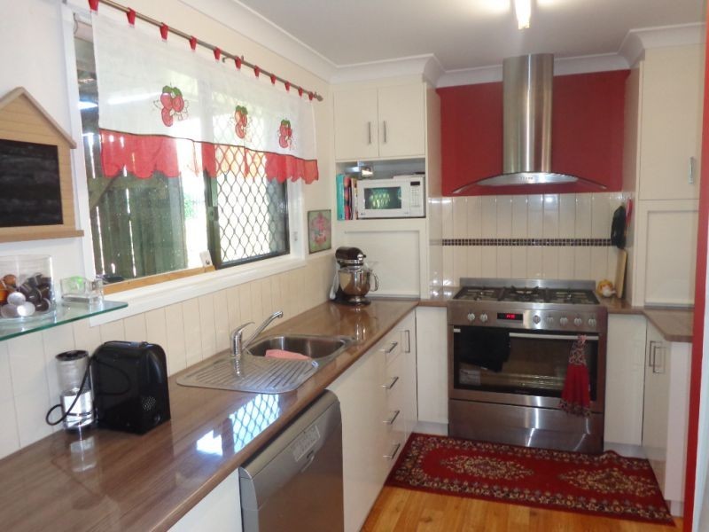 8 Coolawin Court, Wilsonton QLD 4350