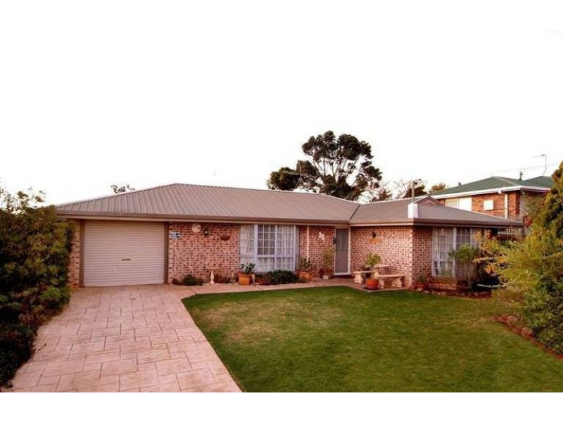 33 Redwood Street, Newtown QLD 4350