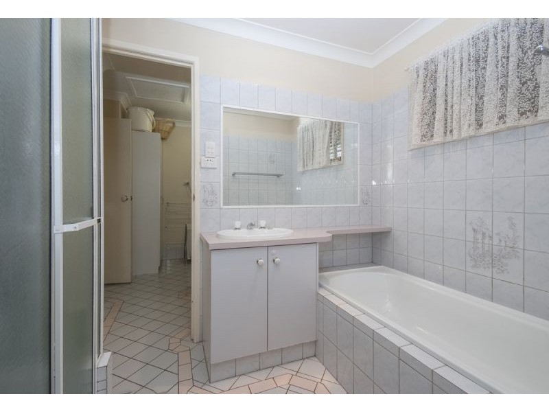 33 Redwood Street, Newtown QLD 4350