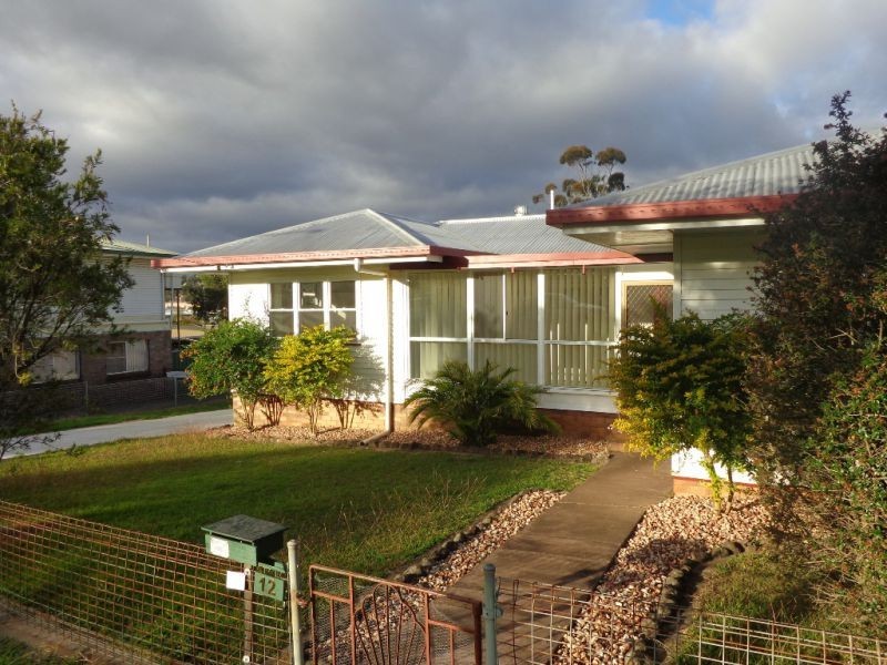 12 Hillside Street, Newtown QLD 4350