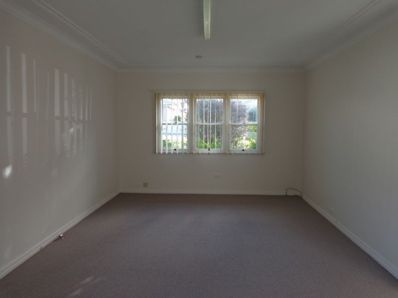 12 Hillside Street, Newtown QLD 4350