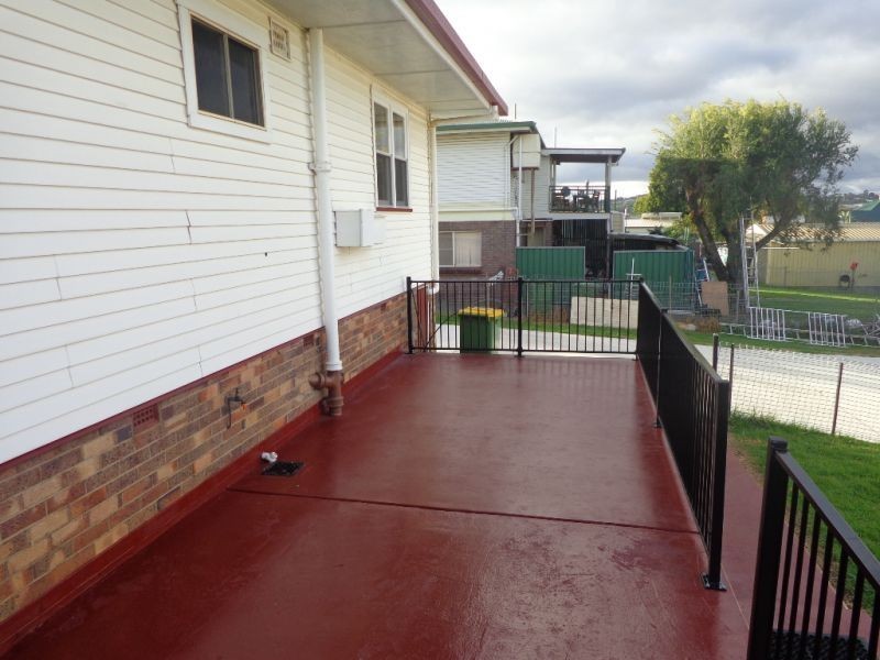 12 Hillside Street, Newtown QLD 4350