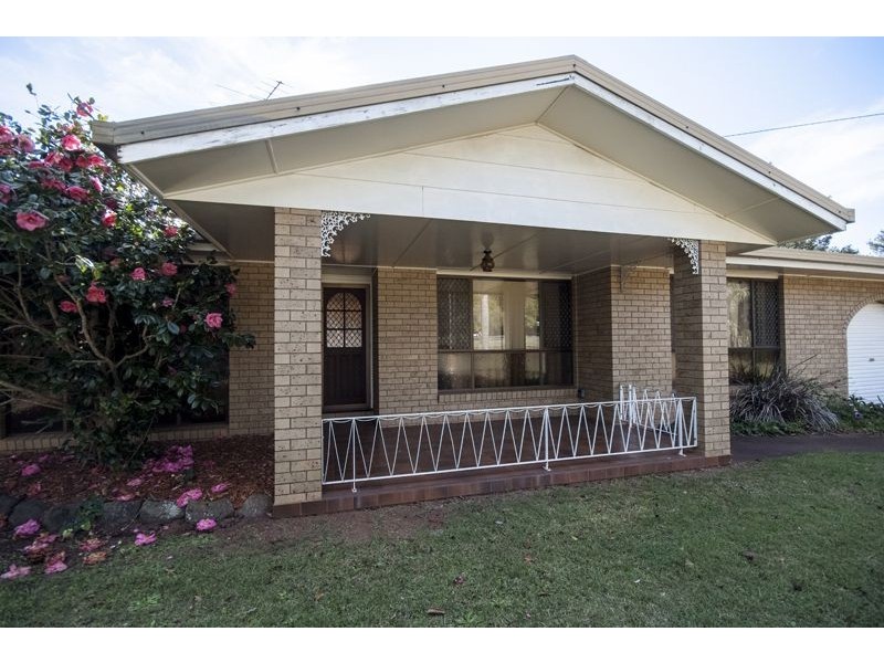 12 Gladswood Drive, Highfields QLD 4352