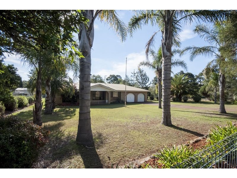 12 Gladswood Drive, Highfields QLD 4352