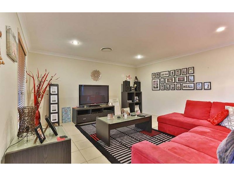 17 Debbie Court, Oakey QLD 4401