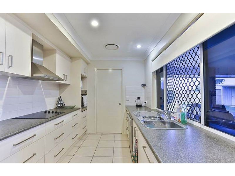 17 Debbie Court, Oakey QLD 4401
