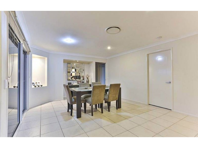 17 Debbie Court, Oakey QLD 4401