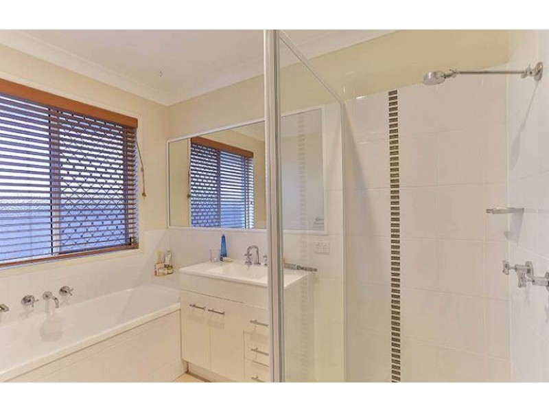 17 Debbie Court, Oakey QLD 4401