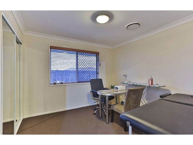 17 Debbie Court, Oakey QLD 4401