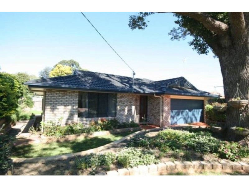 16 Christopher Court, Harristown QLD 4350