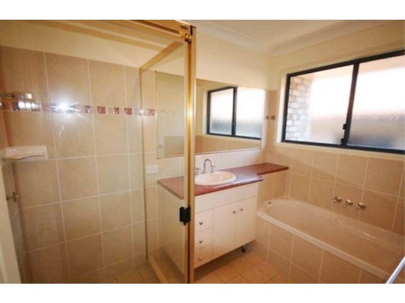 16 Christopher Court, Harristown QLD 4350