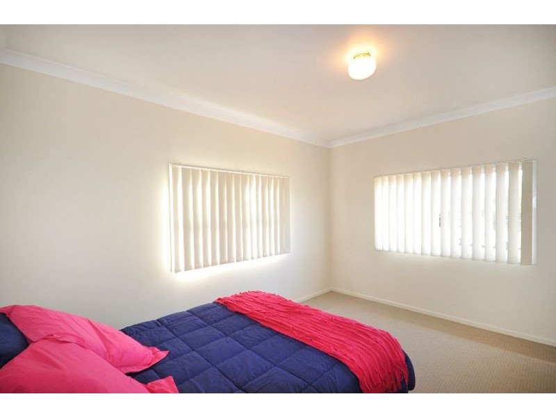 301 Tor Street, Wilsonton QLD 4350