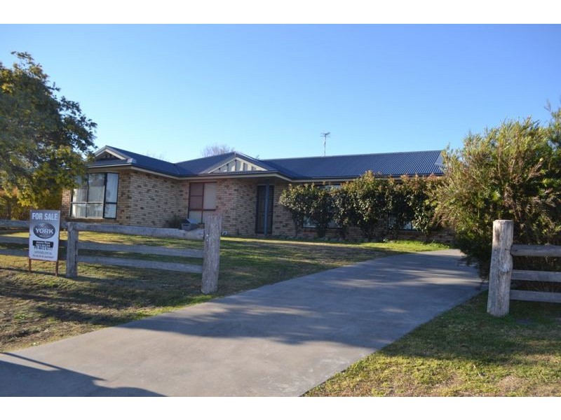 37 Stratford Drive, Wyreema QLD 4352