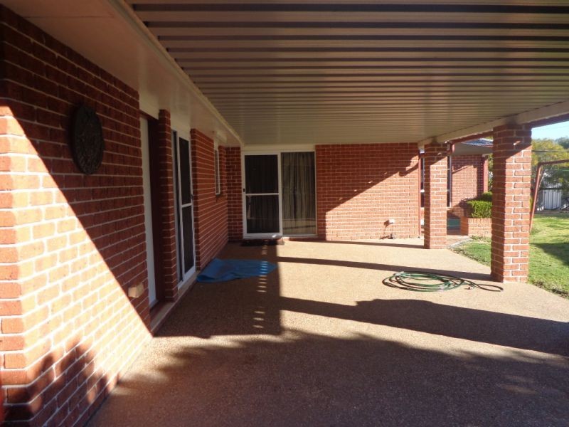 16 Stratford Drive, Wyreema QLD 4352