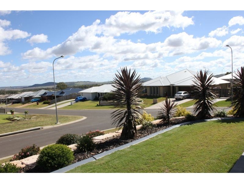 41 Sommariva, Westbrook QLD 4350