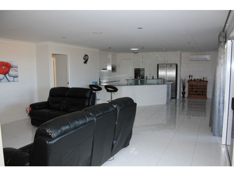 41 Sommariva, Westbrook QLD 4350