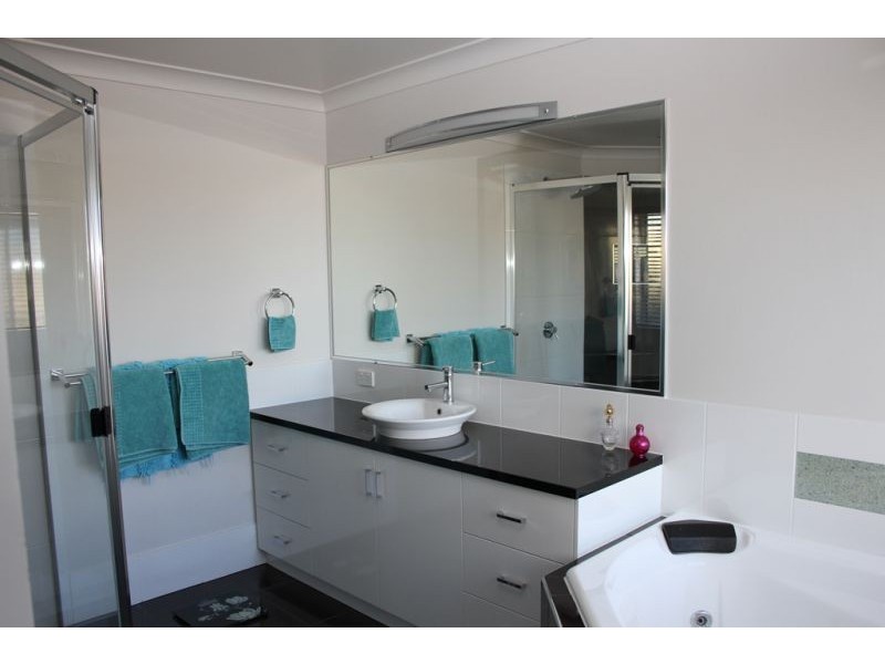 41 Sommariva, Westbrook QLD 4350