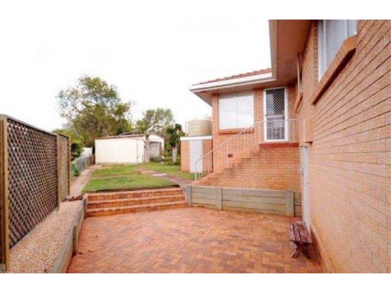 8 Leichhardt Street, Centenary Heights QLD 4350