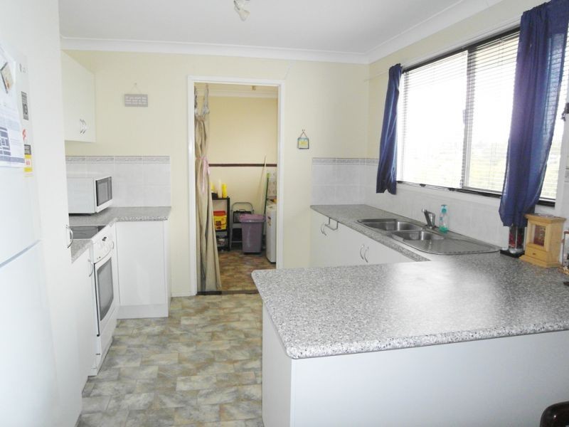 2 Simon Street, Rockville QLD 4350