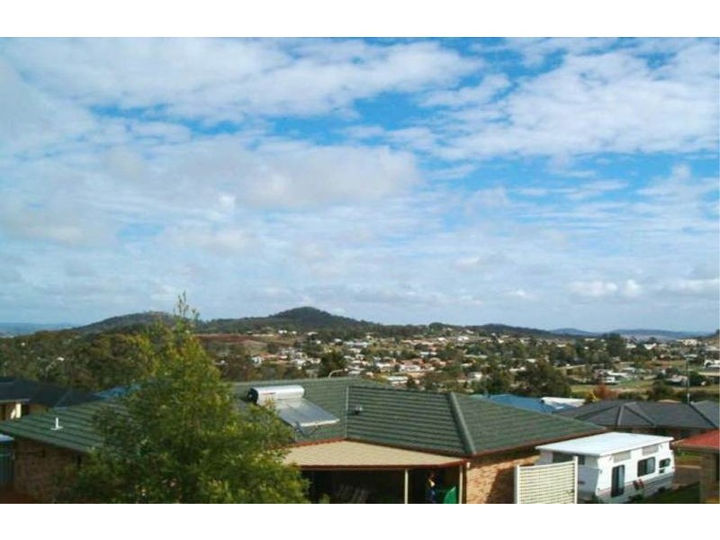 7 Samuel Court, Darling Heights QLD 4350