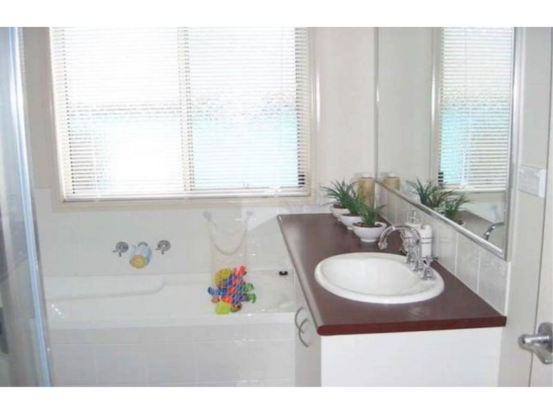 7 Samuel Court, Darling Heights QLD 4350