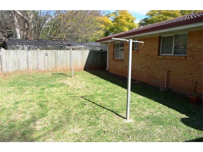 4/372 Tor Street, Newtown QLD 4350