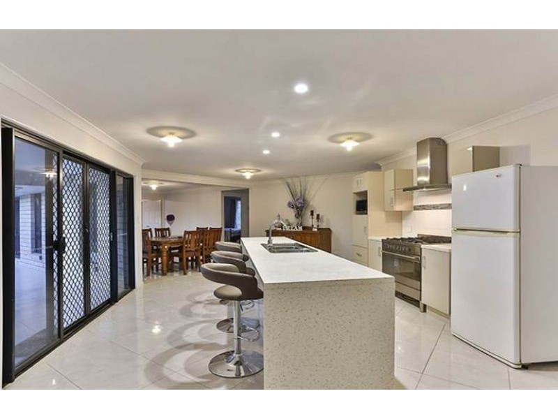 125 Larnook Street, Upper Lockyer QLD 4352