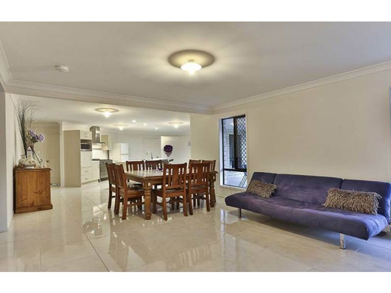 125 Larnook Street, Upper Lockyer QLD 4352