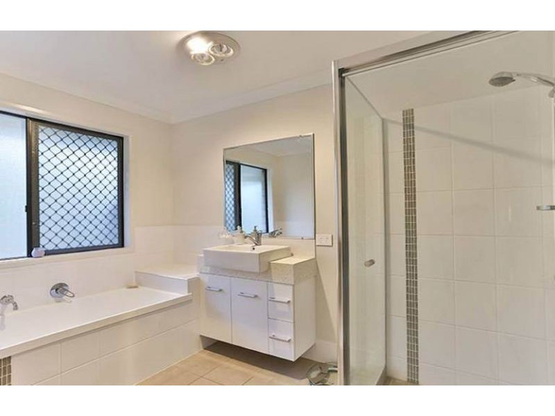 125 Larnook Street, Upper Lockyer QLD 4352