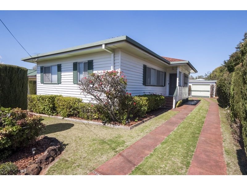 26 Elizabeth Street, South Toowoomba QLD 4350