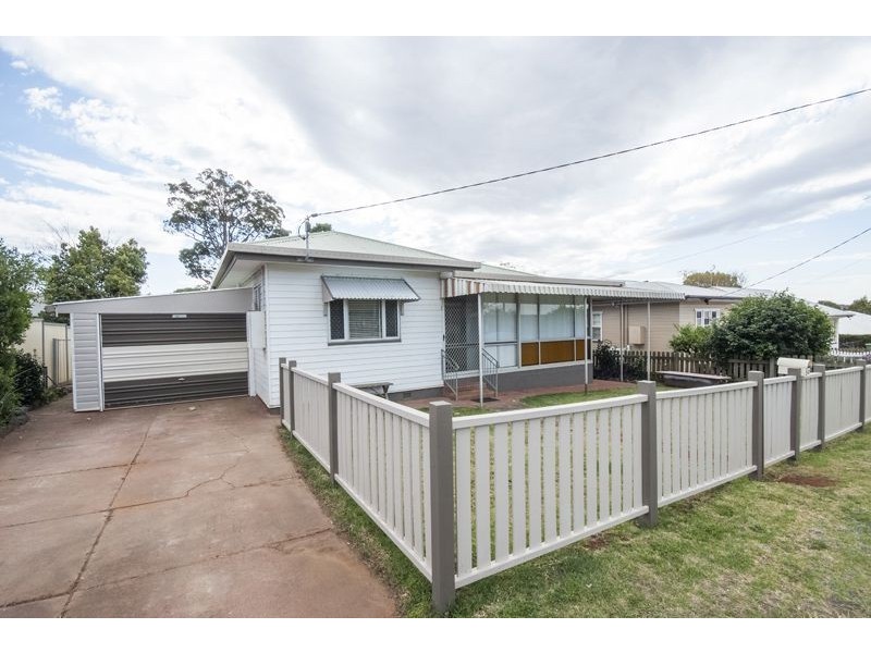 5a Monash Street, Newtown QLD 4350