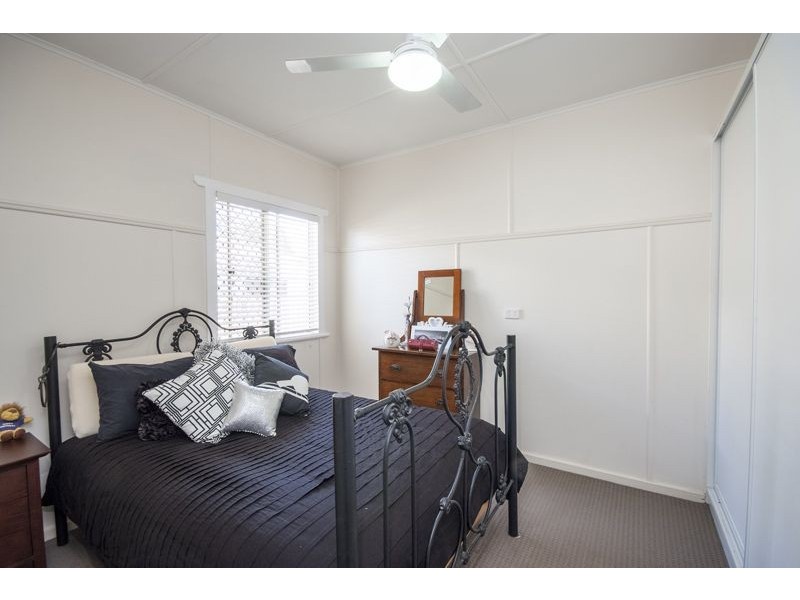 5a Monash Street, Newtown QLD 4350