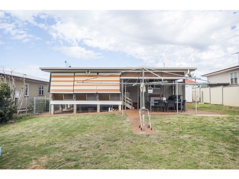 5a Monash Street, Newtown QLD 4350